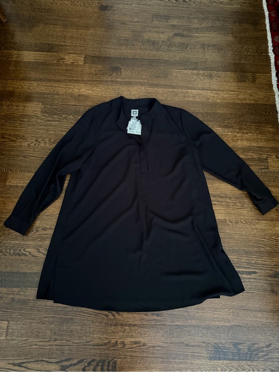 Anne Klein Tops - Anne Klein Black V-Neck Blouse